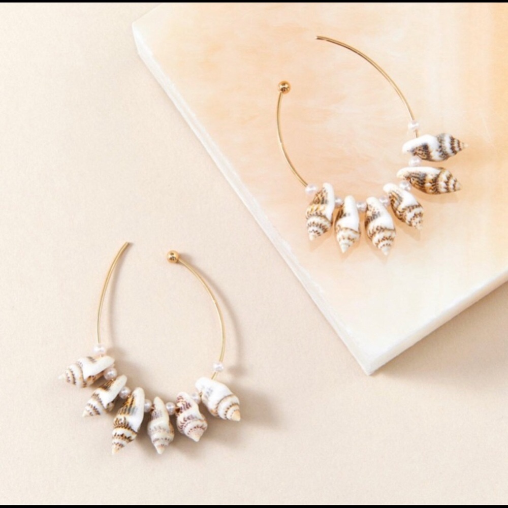 Mignonne Gavigan Mini Lolita Shell Earrings